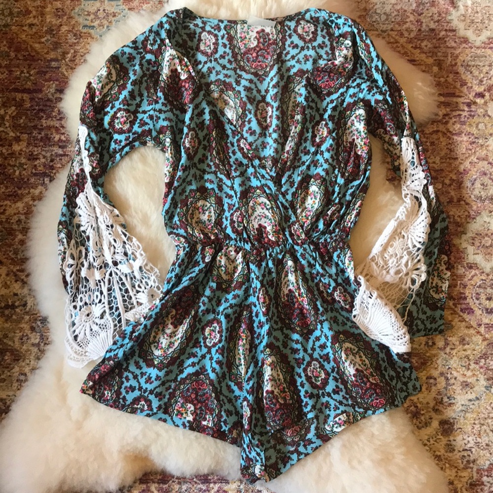 LUCY LOVE patterned paisley romper